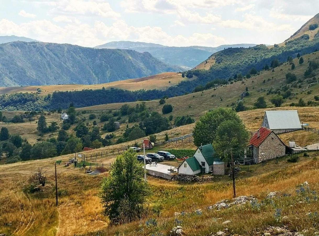 Suri Pension Plužine Buitenkant foto