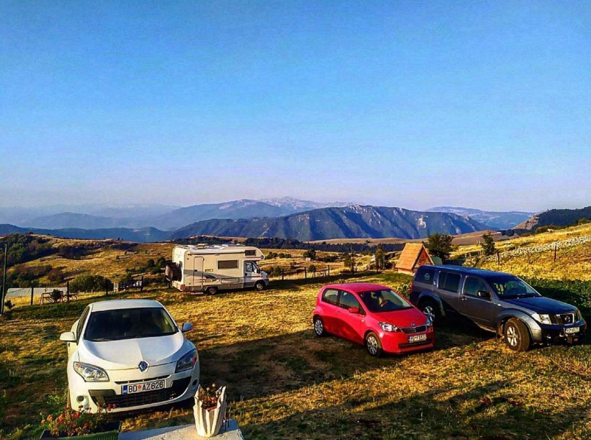 Suri Pension Plužine Buitenkant foto