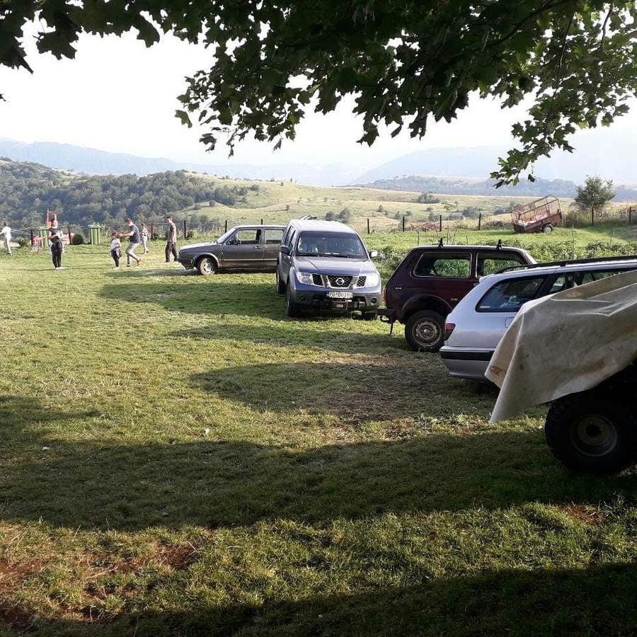 Suri Pension Plužine Buitenkant foto